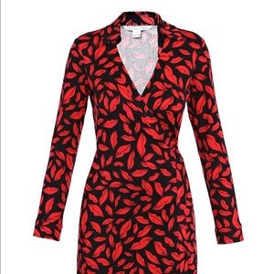 Diane Von Furstenberg Classic Lips Wrap Dress
